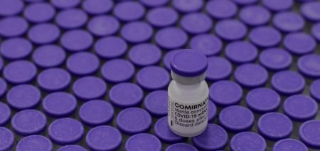 Bahia deve receber mais de 600 mil doses de vacinas contra Covid-19 até quarta-feira