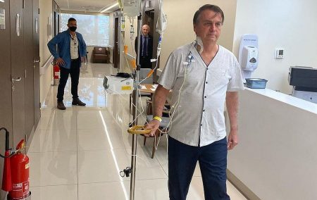 “Em breve, de volta a campo”, afirma Bolsonaro nas redes sociais