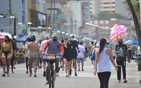 Farol da Barra mantém grande movimento na fase verde