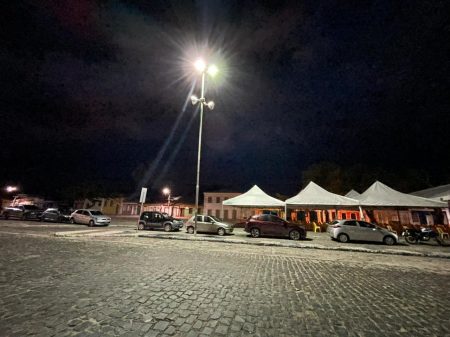 FILA PARA VACINA COMEÇOU NA MADRUGADA EM PORTO SEGURO