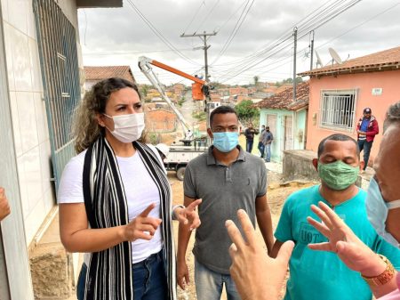 Cordélia acompanha mutirão de limpeza “Bota Fora” no bairro Moisés Reis