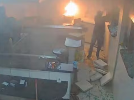 Panela de pressão explode e fritadeira pega fogo em pizzaria