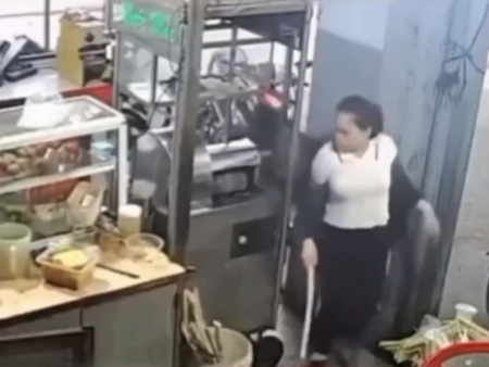 Mulher quase sofre acidente fatal em primeiro dia de trabalho em lanchonete