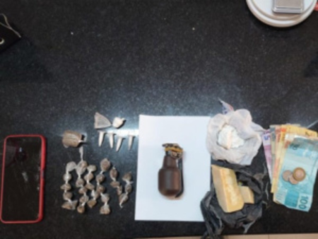 Suspeito de tráfico é preso com granada e drogas em Eunápolis