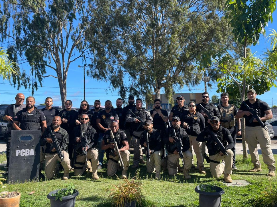 Casal é preso e drogas são apreendidas durante operação contra facção no Baianão