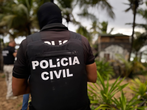 Foragido por roubo e duplo homicídio é preso em Arraial d’Ajuda