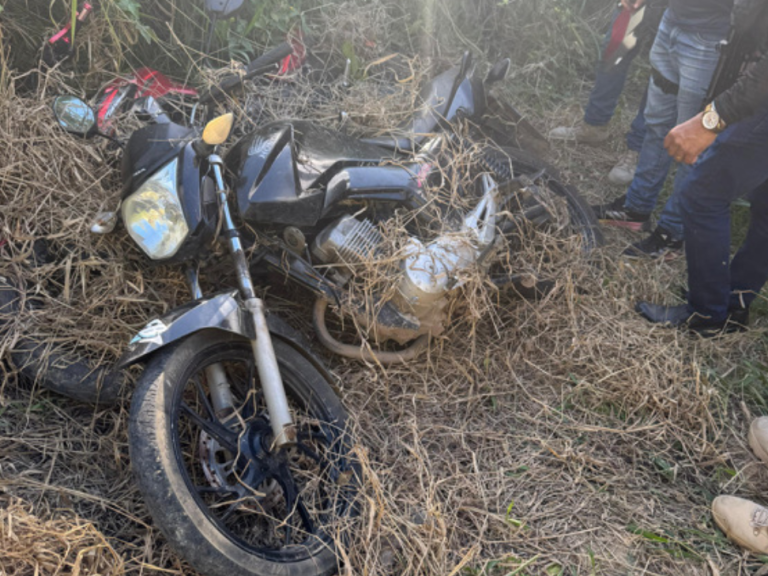 Polícia encontra motos roubadas escondidas em área de mata em Eunápolis