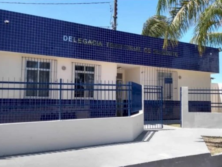 Jovem é presa em Belmonte suspeita de tentar matar a filha de 2 anos; ex-namorado impediu o crime