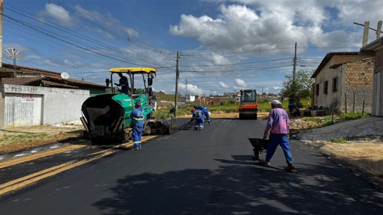 Investimentos em drenagem e pavimentação avançam em Eunápolis