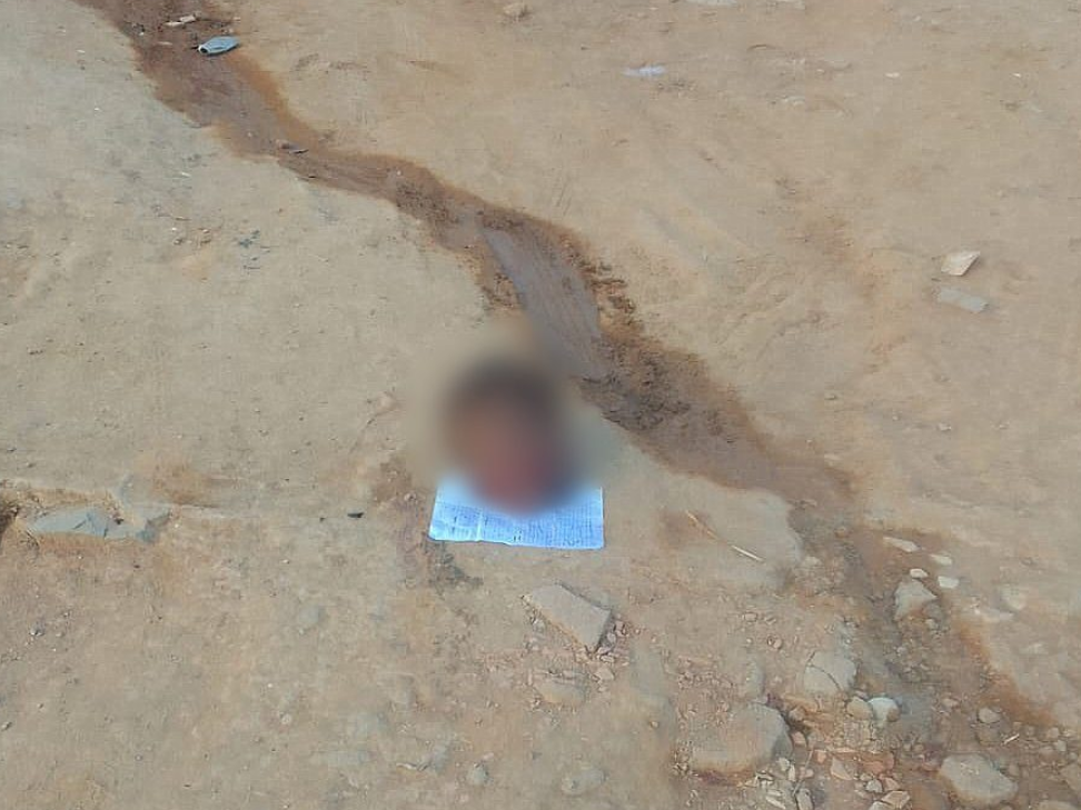 Homem é encontrado decapitado em frente a cemitério