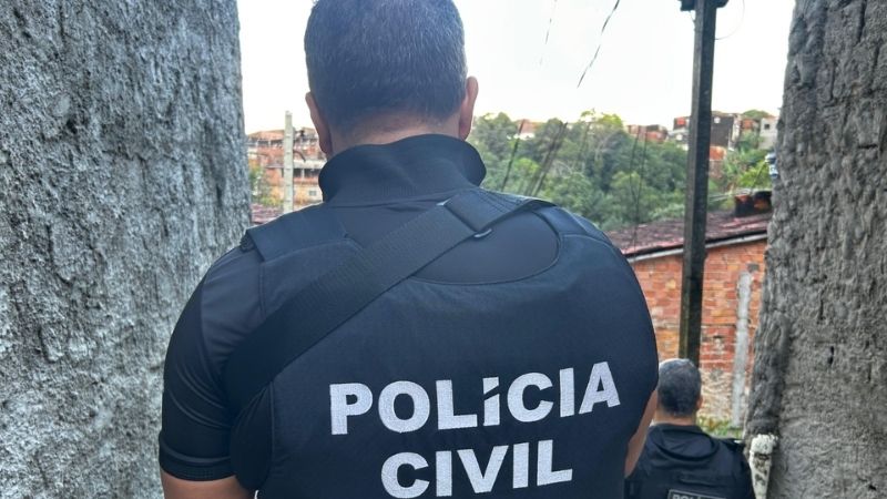 Tiroteio entre criminosos causa pânico e força prefeitura a suspender aulas e serviços