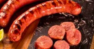 Família inteira morre após consumir calabresa