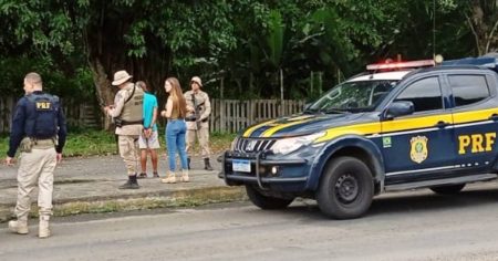 Homem que usava vídeos íntimos para chantagear ex-companheira acaba preso na BR-101