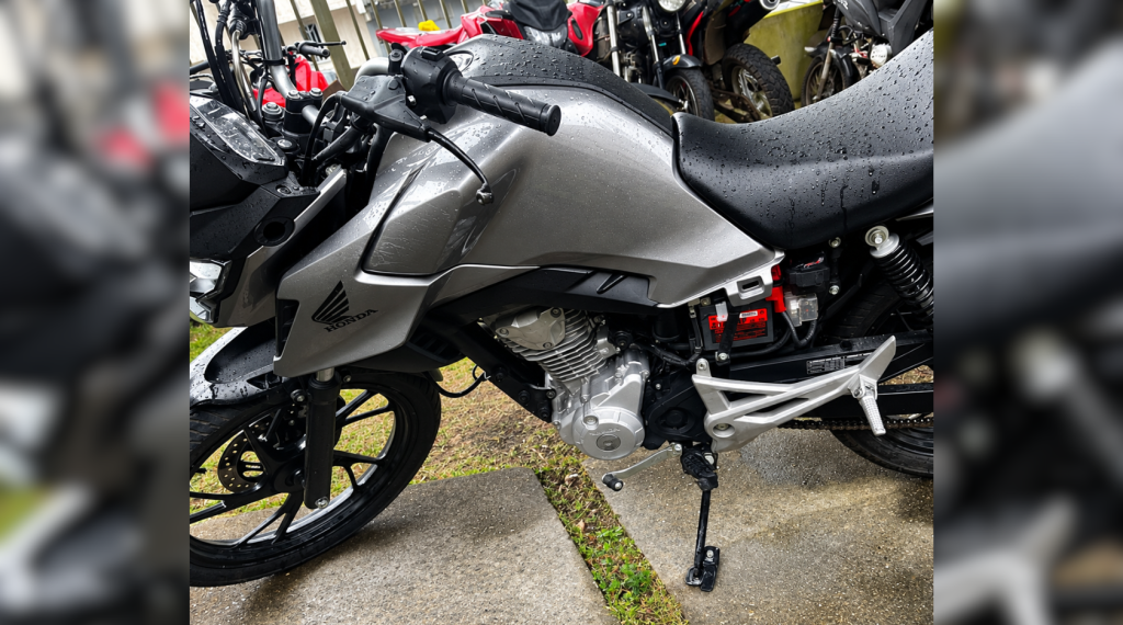 Motocicleta roubada apreendida pela CIPE/Mata Atlântica em Eunápolis