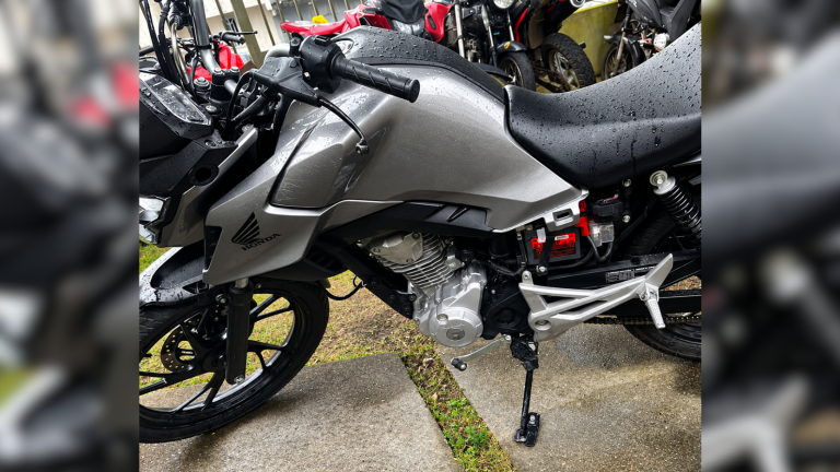 Motocicleta roubada apreendida pela CIPE/Mata Atlântica em Eunápolis
